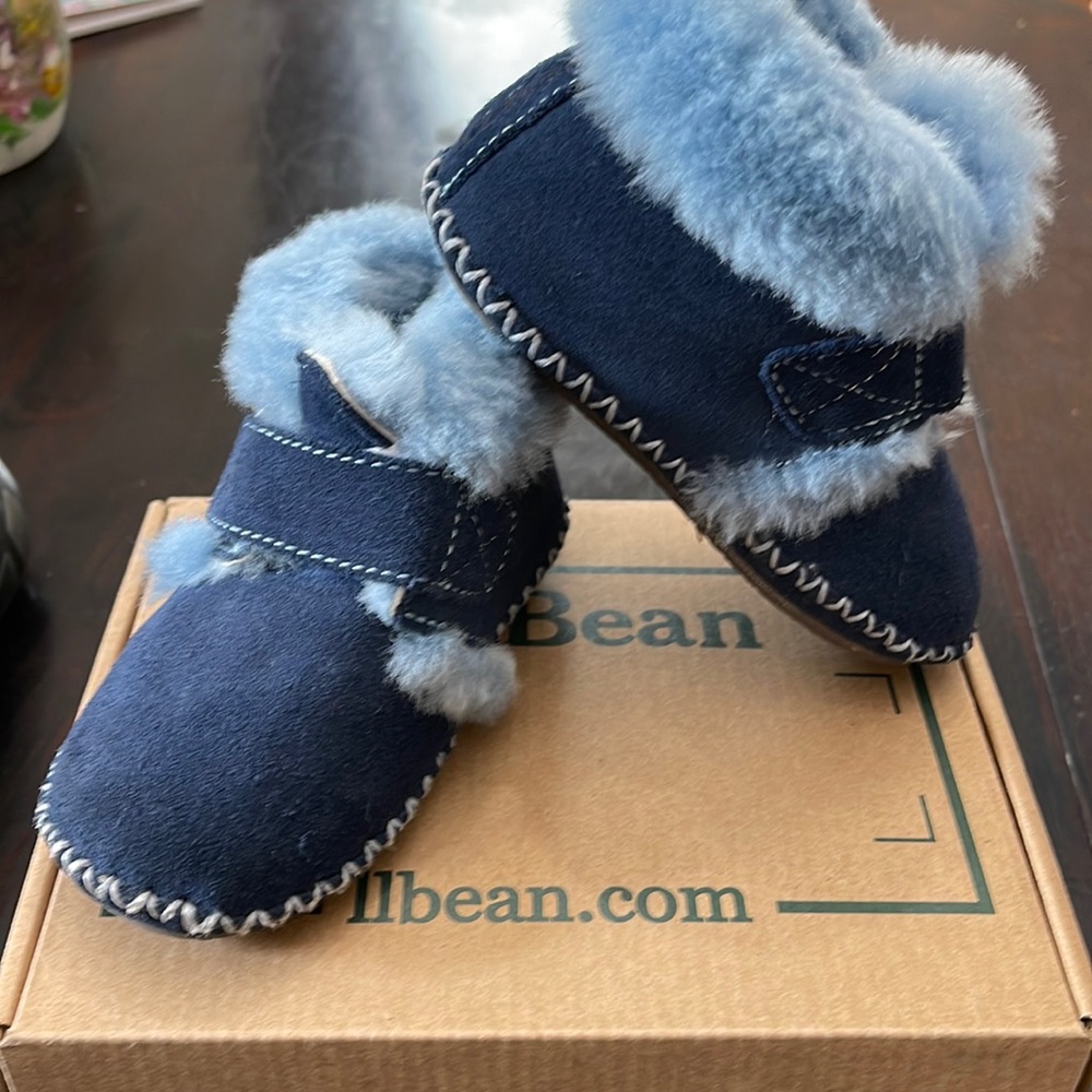 NIB L.L. Bean Toddlers Slippers Size 5/6